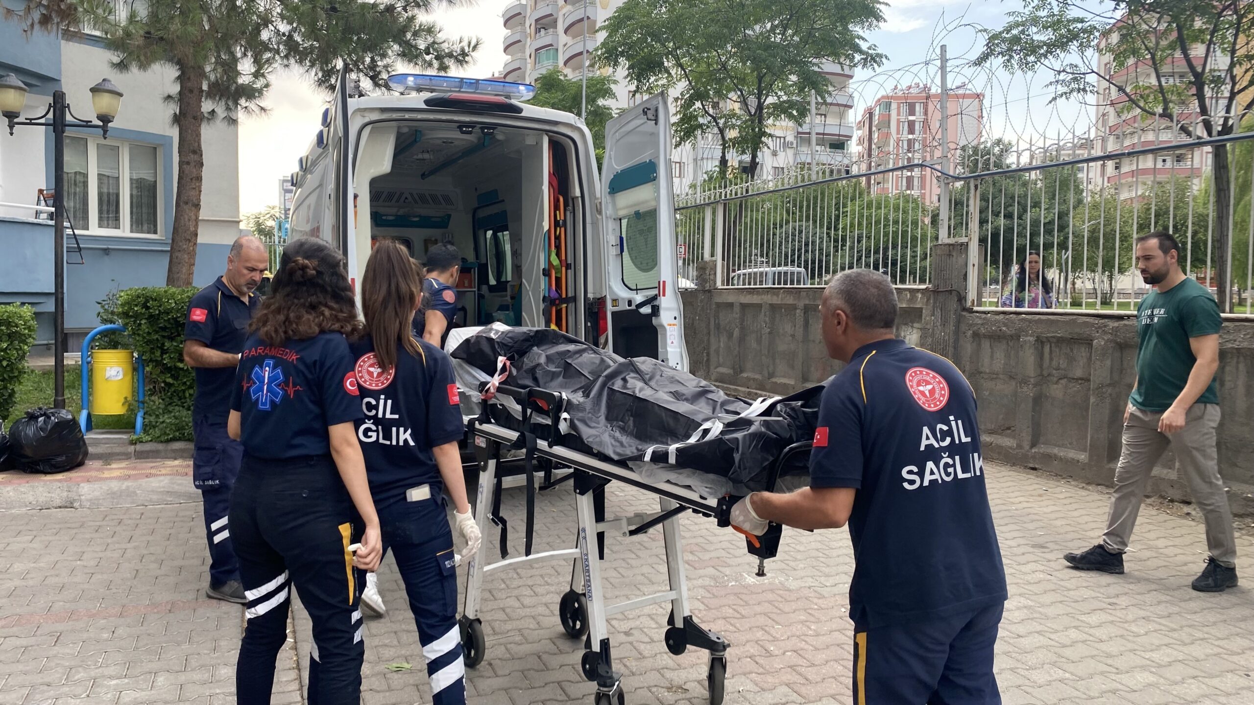 Diyarbakır'da kadın öğretmen, gönül ilişkisi yaşadığı iddia edilen öğretmeni öldürdü