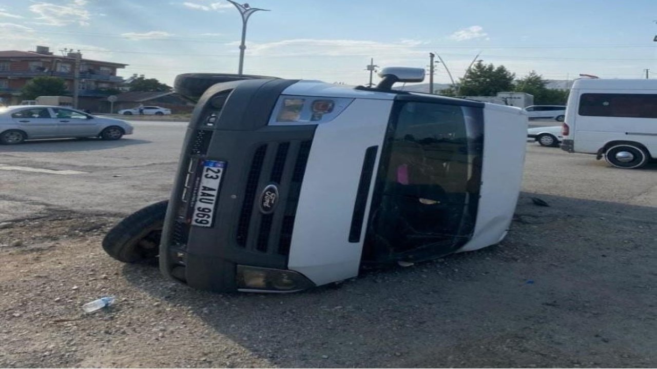 Elazığ’da araçlar çarpıştı: 2 yaralı