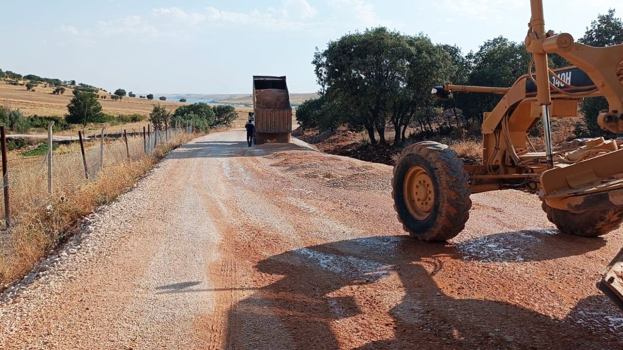 Diyarbakır’ın 3 ilçesinde yol çalışması: 20 kilometre tamamlandı