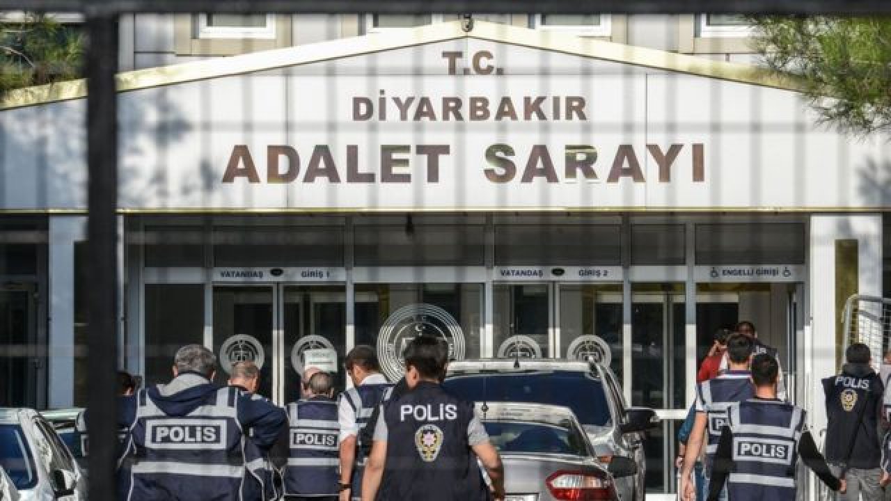 Diyarbakır haklarında yakalama kararı bulunan 3 kişi tutuklandı