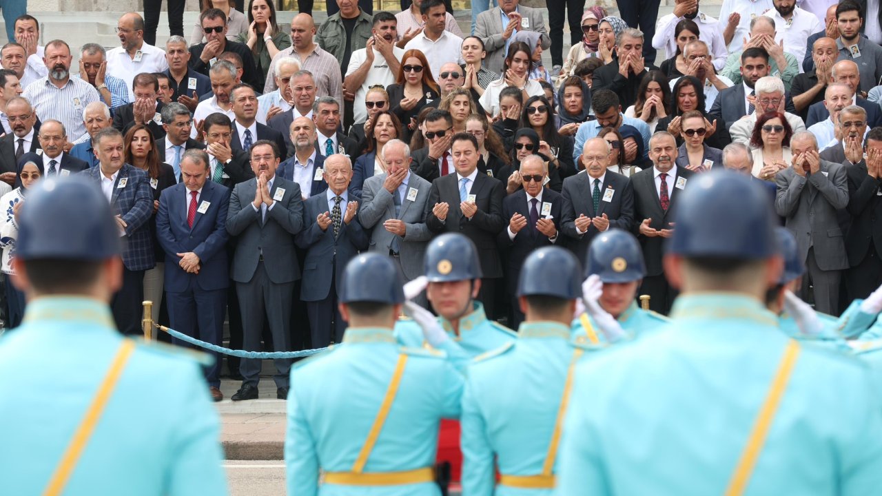 Diyarbakırlı eski bakan için TBMM’de resmi tören düzenlendi