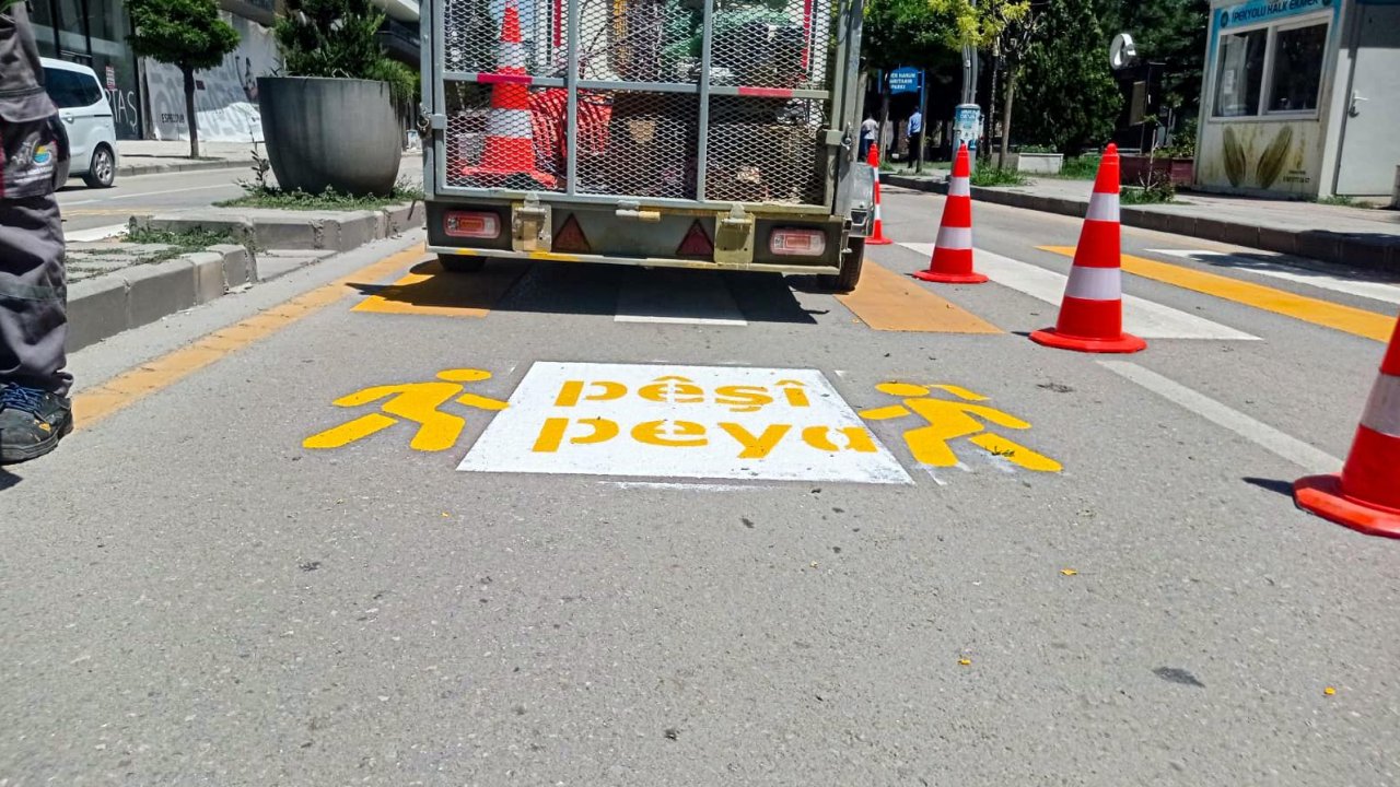 Van’da Kürtçe trafik uyarıları yeniden yazıldı