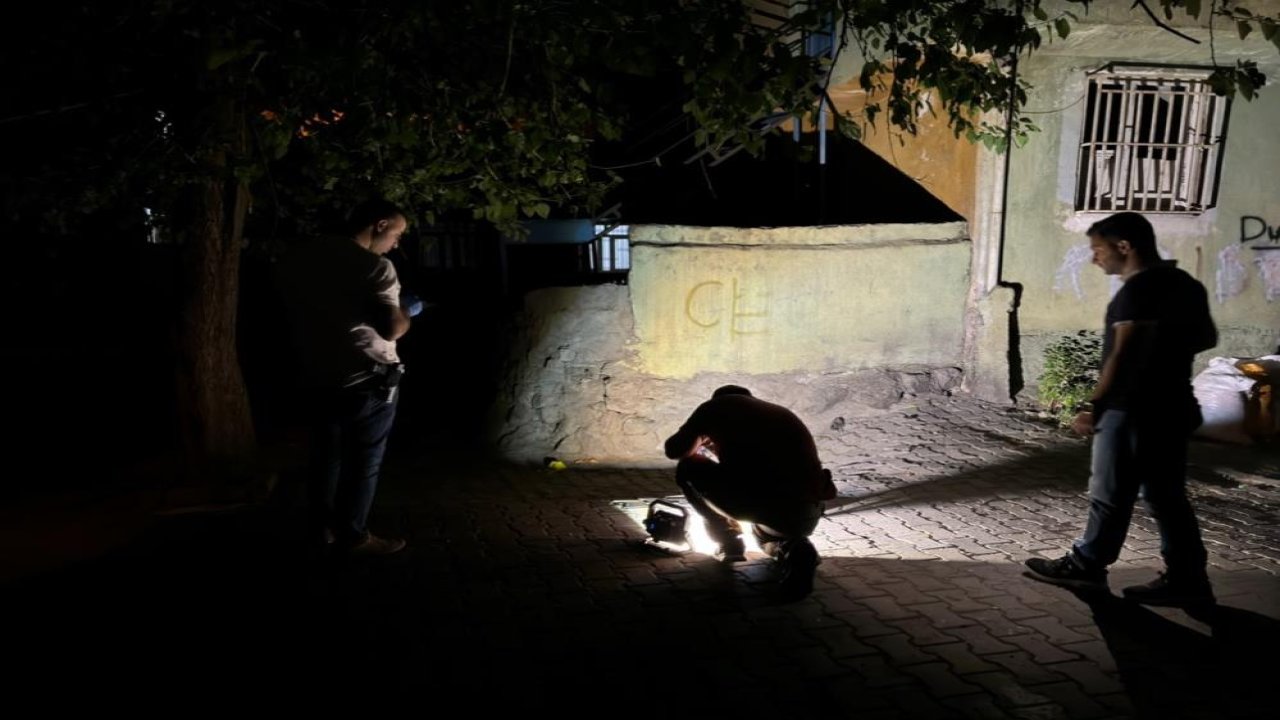 Diyarbakır’da silahlı kavga: Evinin önünde oturan kadın yaralandı