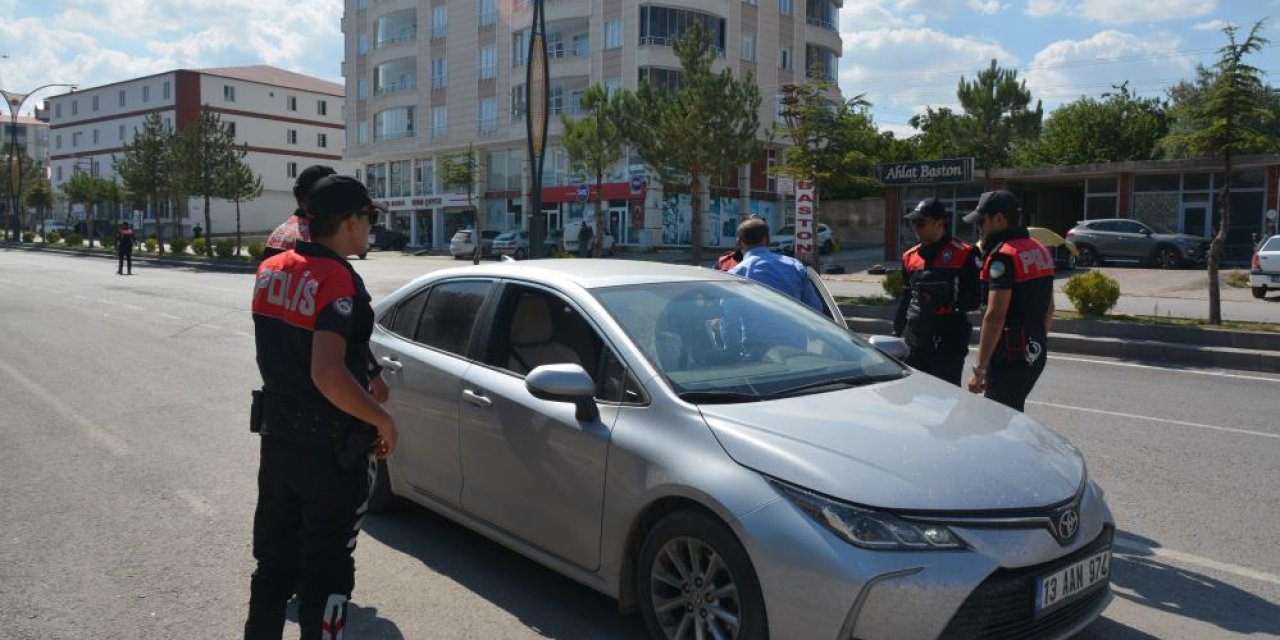 Polisler 5 ilçede trafik denetimi yaptı