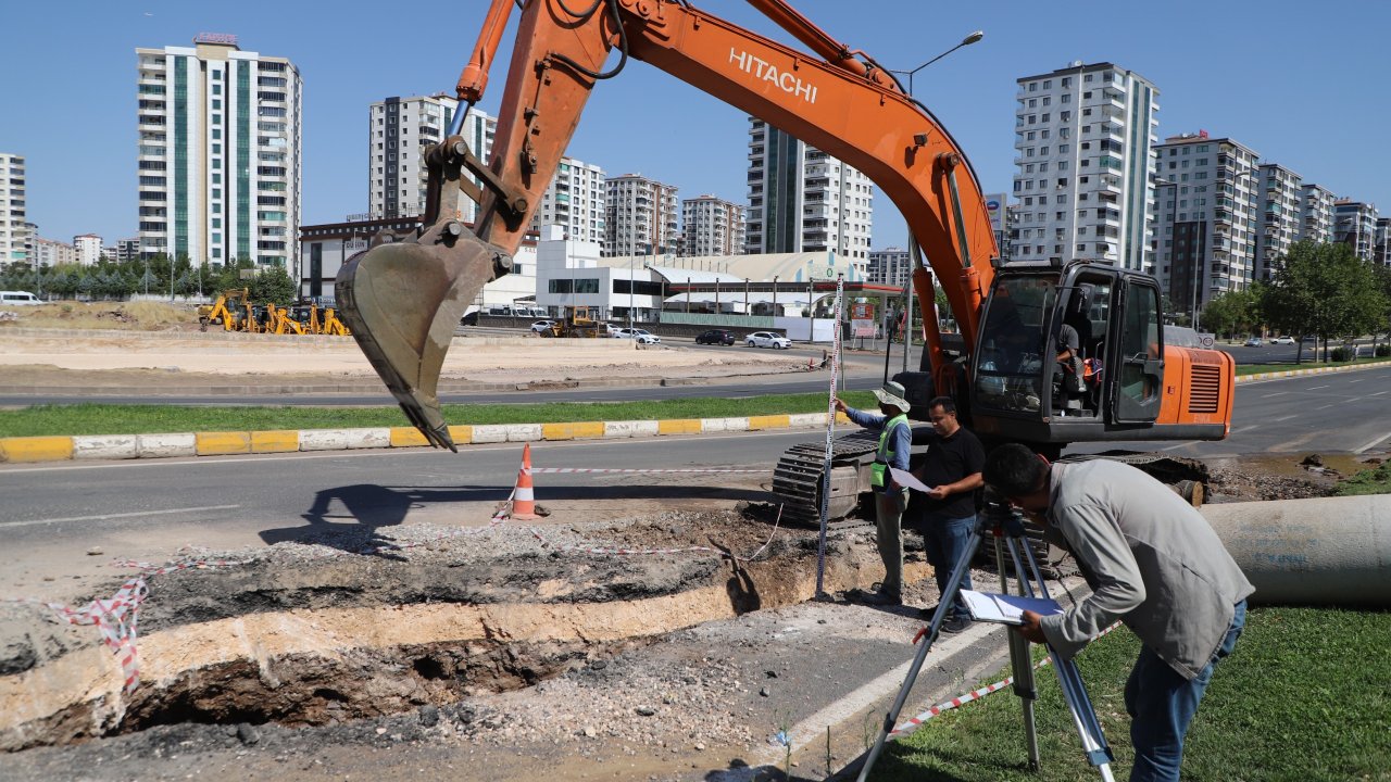 Diyarbakır’daki tehlikeli kavşakta altyapı çalışması başladı