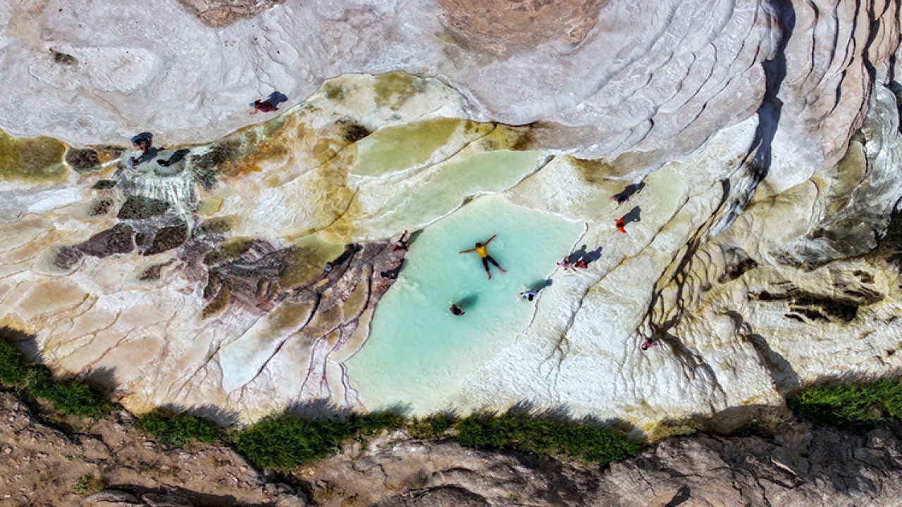 FOTO HABER - Van’ın Pamukkale'yi andıran travertenleri turistlerin ilgi odağında