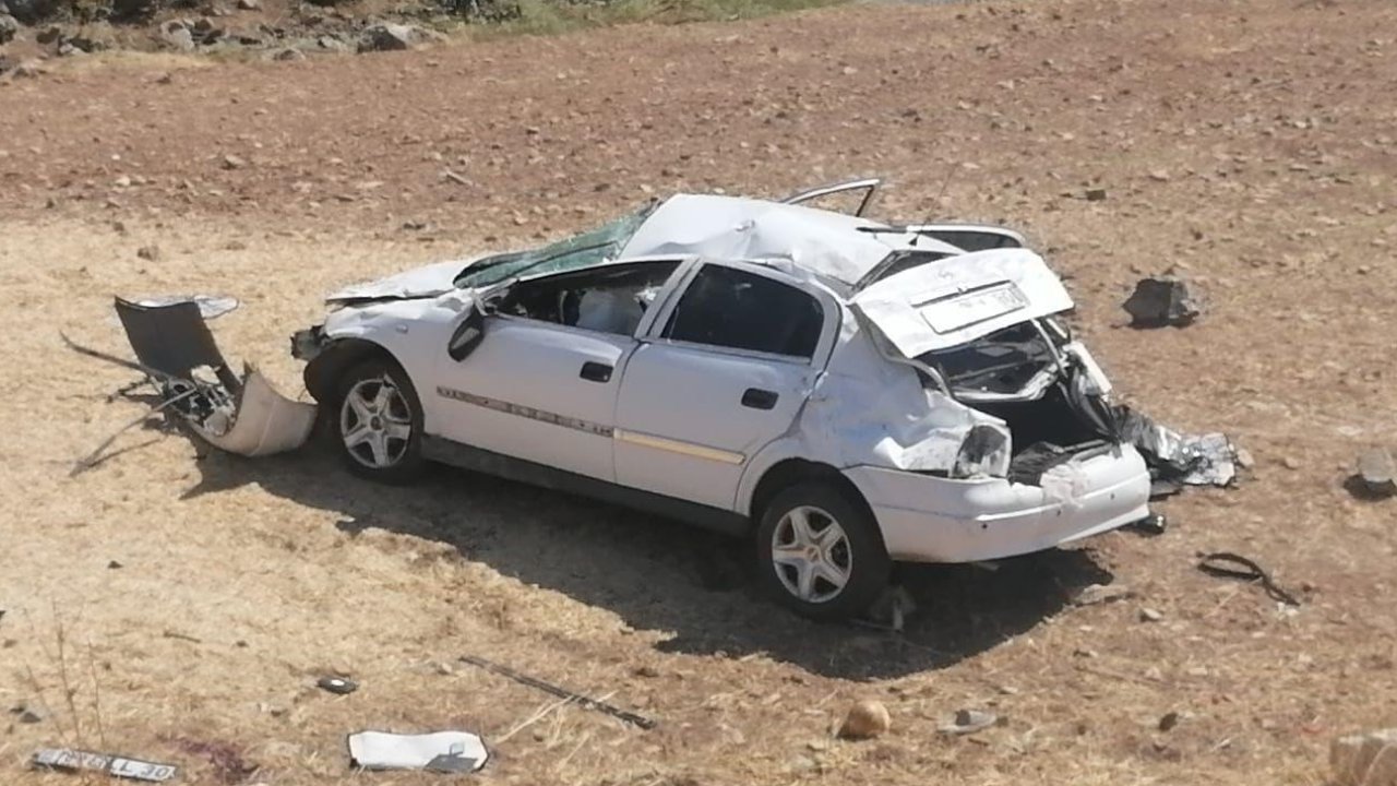 Diyarbakır'da otomobil şarampole devrildi: 1 ölü, 3 yaralı