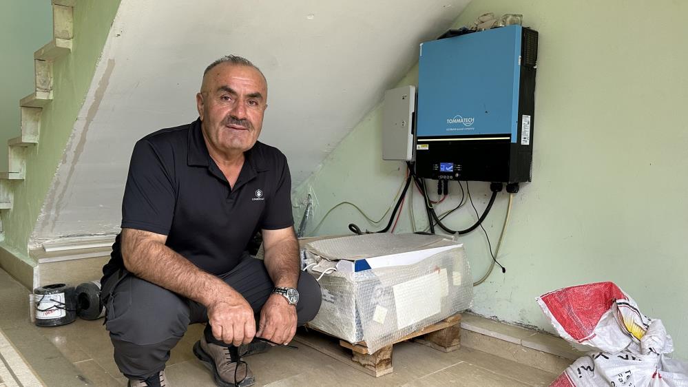 Köye güneş panelleri kurdu: 10 yıldır elektrik üretiyor