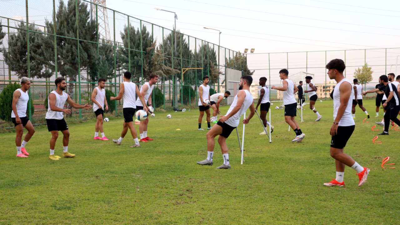 Şanlıurfaspor Başkanı: Geleceği kurtarmak için genç oyunculardan kurulduk