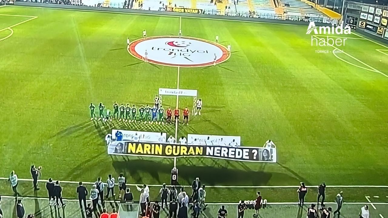 Amedspor sahaya bu pankartla çıktı: Narin Güran Nerede?