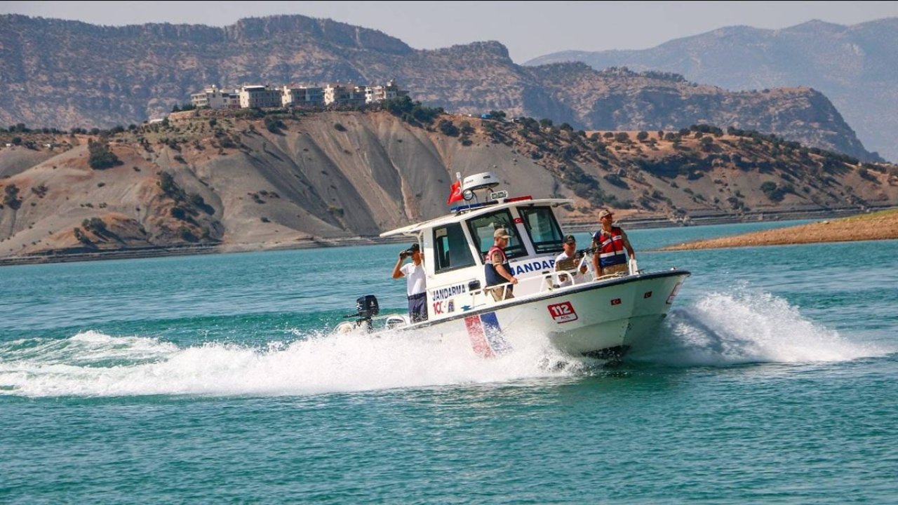 Siirt’te yük ve yolcu tekneleri denetledi