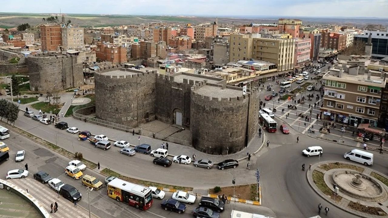 Bu gece zam geliyor: Diyarbakır'da güncel akaryakıt fiyatları