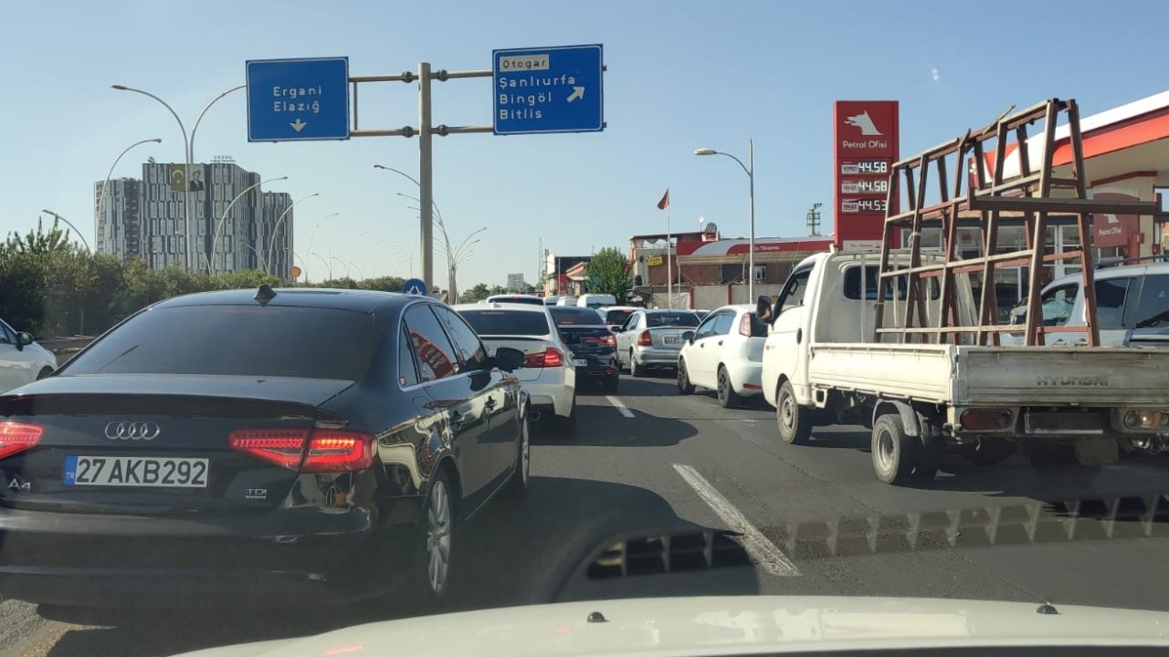 Diyarbakır'da uyum haftası başladı: Trafik yoğunluğu şaşırttı!