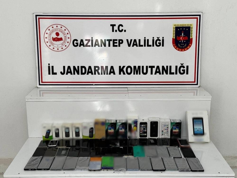 ‘Kaçak telefon’ operasyonu: Değeri 1 milyon