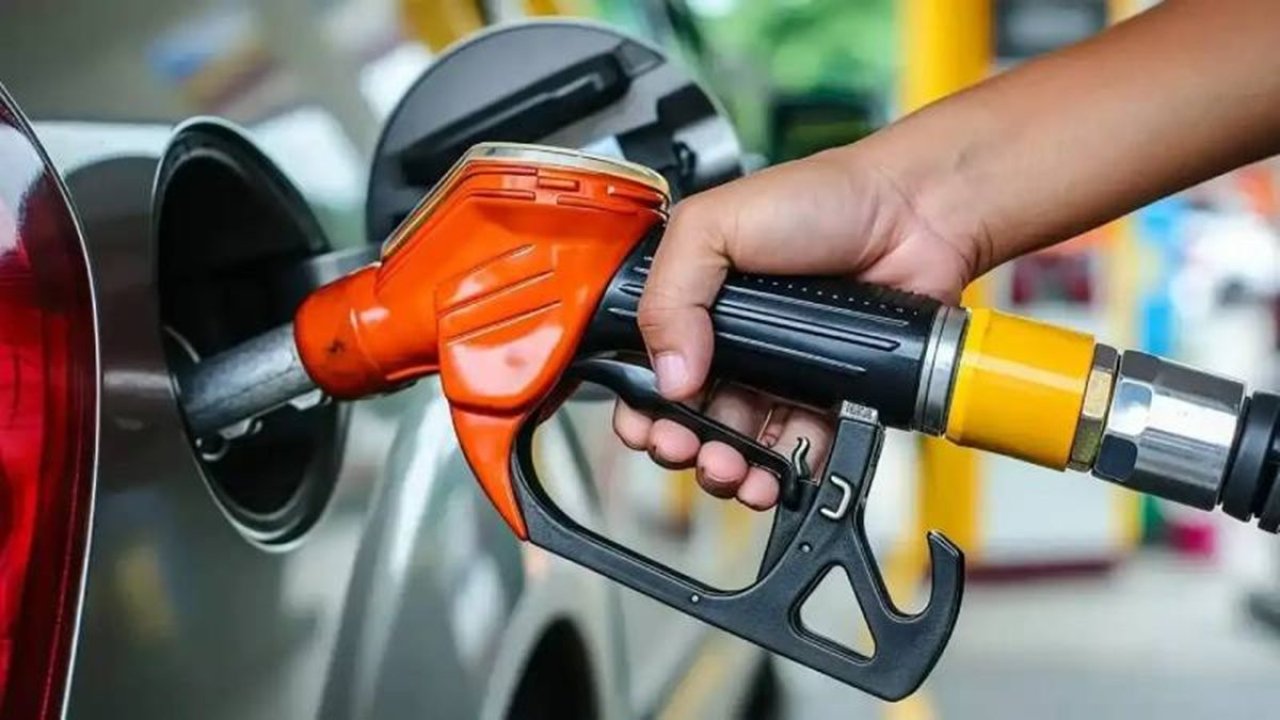 Diyarbakır’da benzine indirim; Pompaya yansıdı