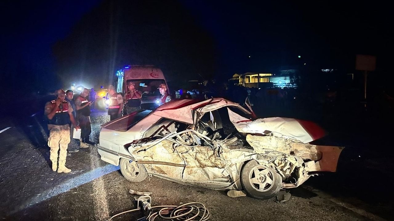 Şanlıurfa’da minibüs ile otomobil çarpıştı: 1 ölü, 3 yaralı