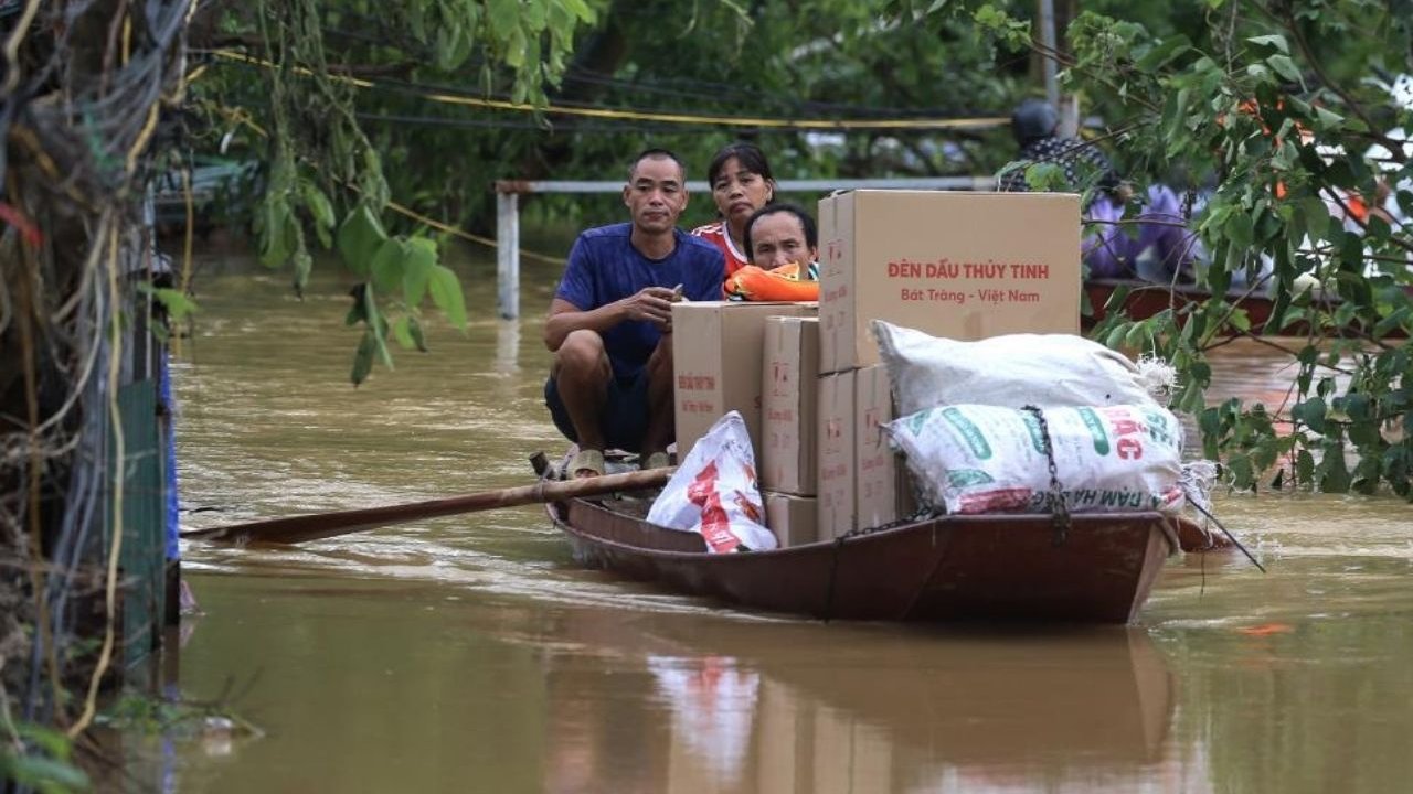 Vietnam'ı vuran tayfunun bilançosu yükseliyor: En az 127 kişi öldü