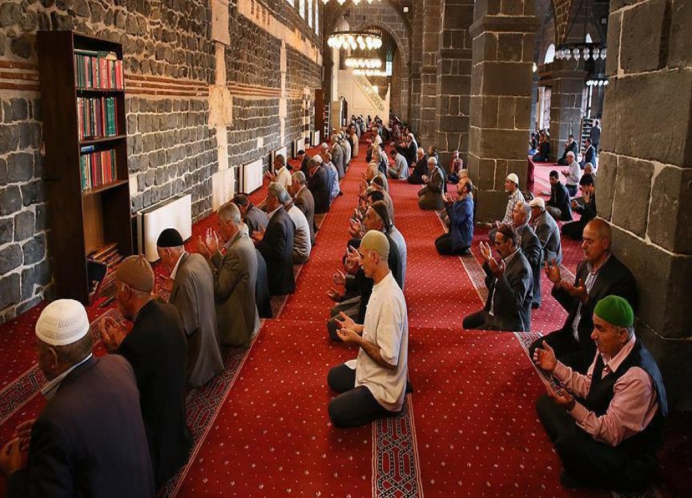 Diyarbakır Ulu Camii’nde Mevlid Kandili programı