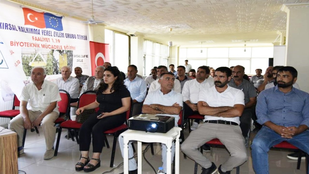 Diyarbakır Dicle’de çiftçilere biyoteknikle mücadele eğitimi