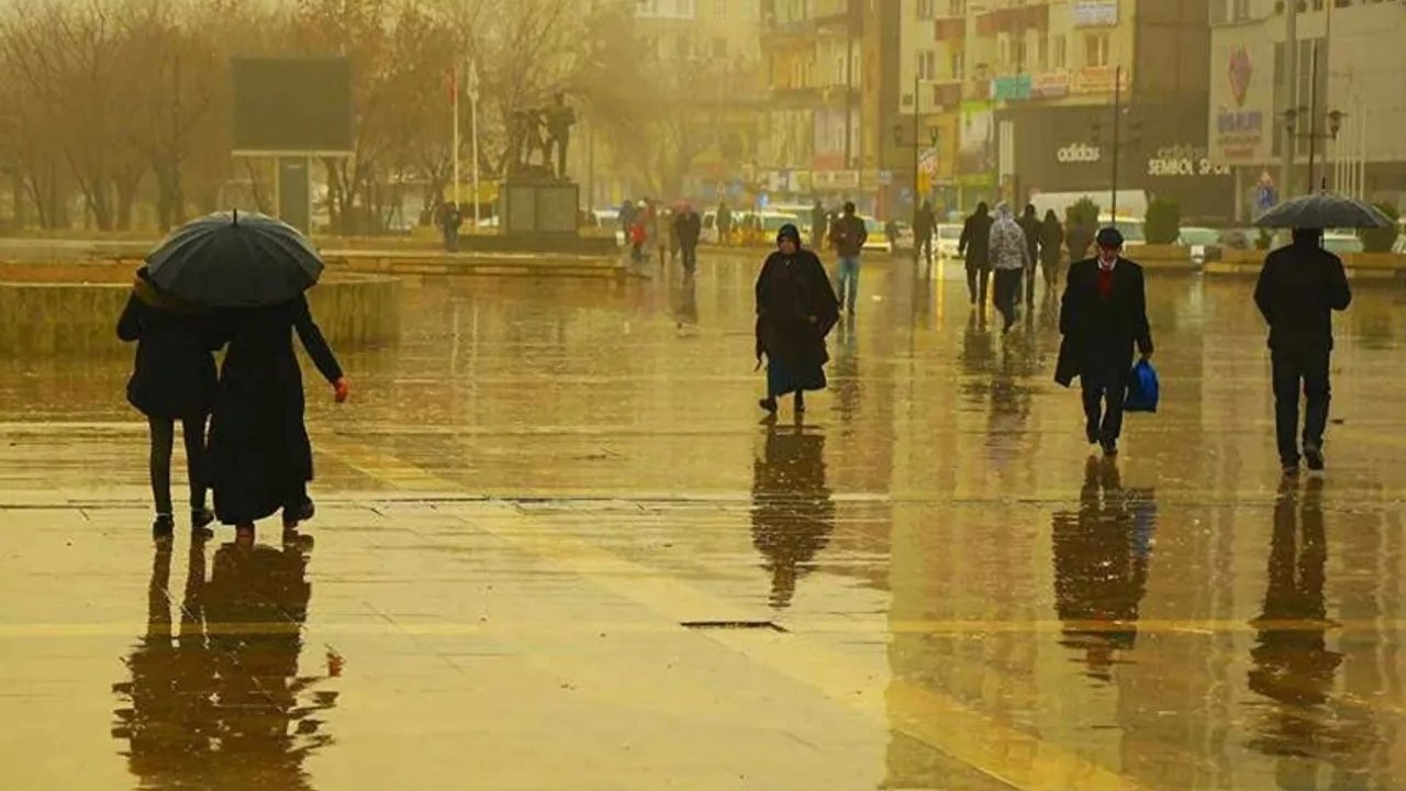 Diyarbakır’da sıcaklar düştü, yerler ıslandı!