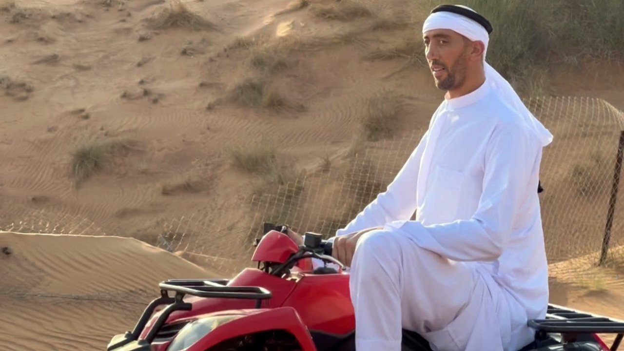 Sultan Kösen Dubai'de ATV ile çöl safarisi yaptı