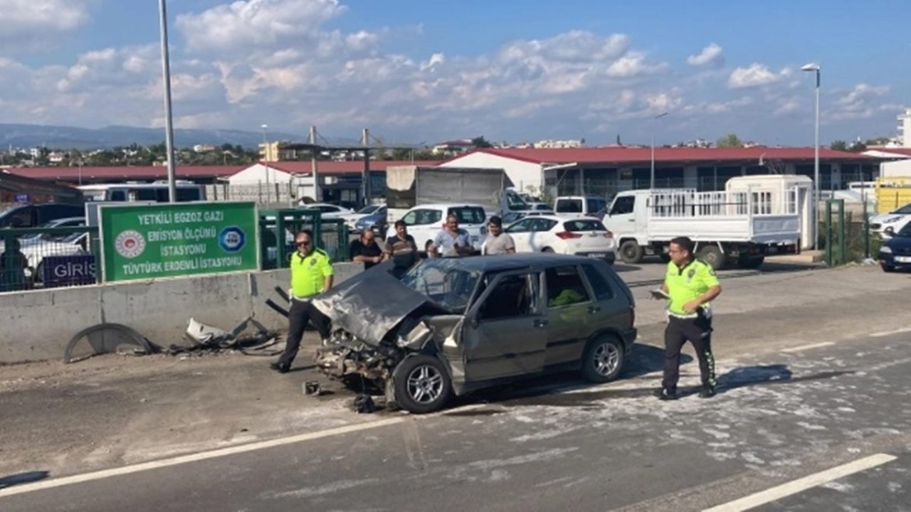 Muayene sırasındaki 3 araca çarptı: 2 yaralı