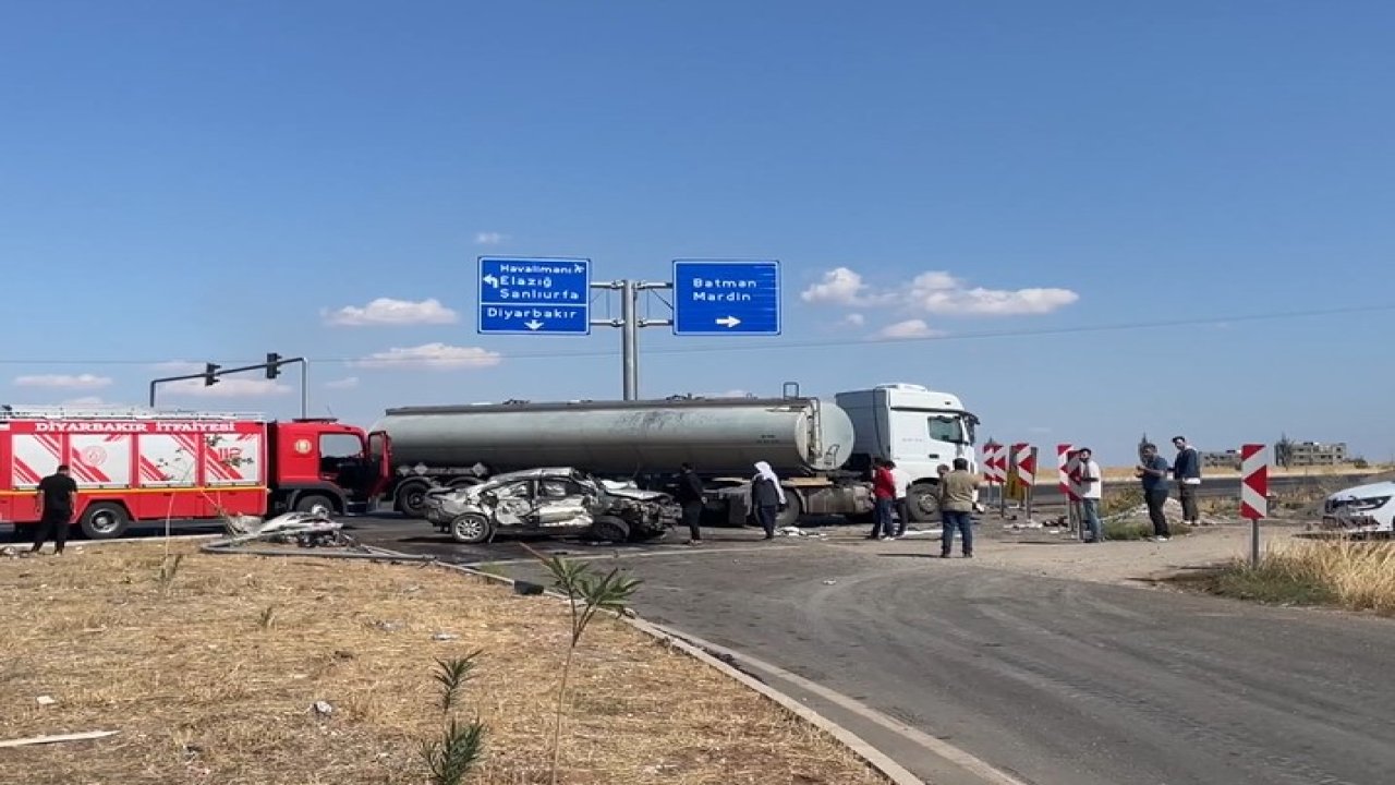 Diyarbakır’da kaza: 2 kişi otomobilde sıkıştı