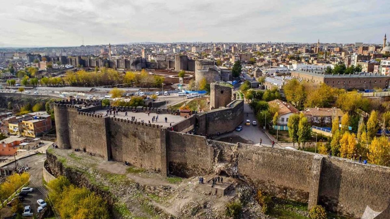 Diyarbakır’da 3 dilli tarih sempozyumu