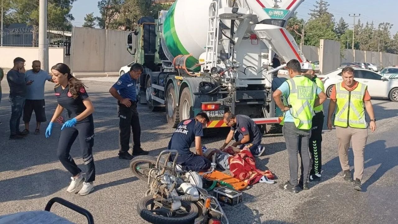 Beton mikser ile kamyonet çarpıştı: 1 kişi yaralandı