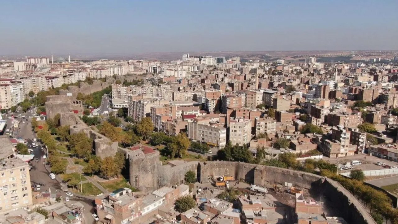 Diyarbakır'da 2 cadde 7 gün trafiğe kapatılacak