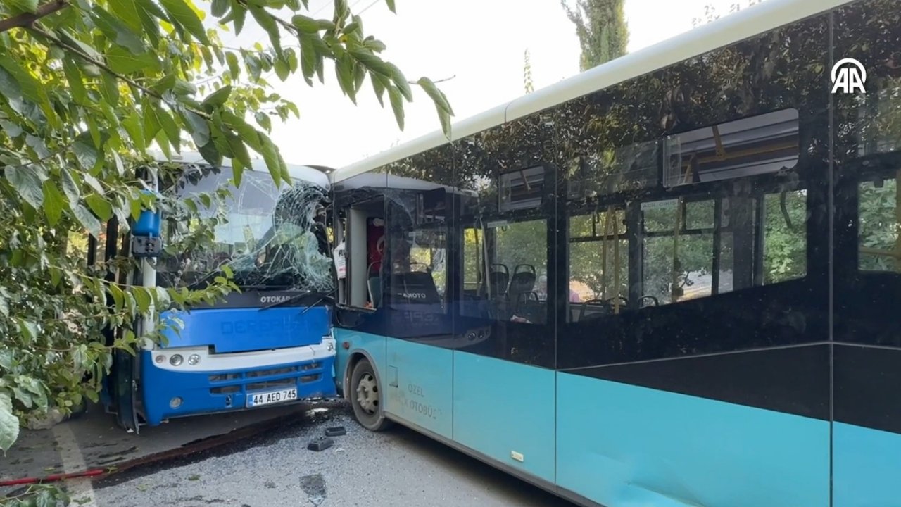 Malatya’da belediye otobüsü ile midibüs çarpıştı: 17 yaralı