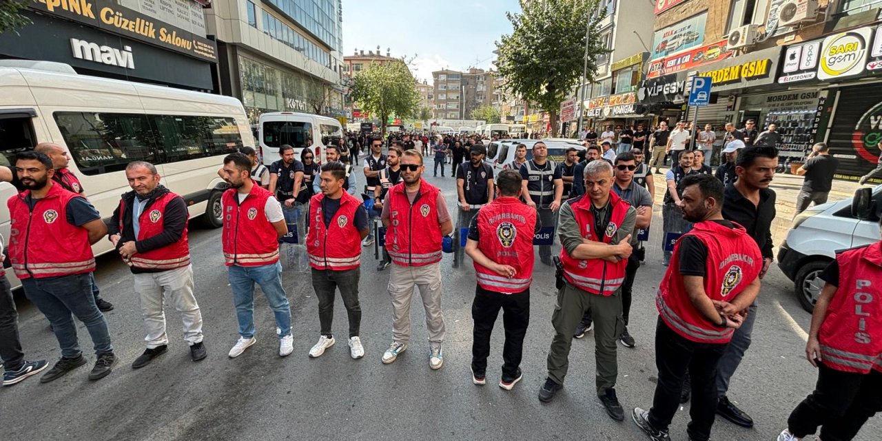 Diyarbakır’da polis izinleri iptal, takviye geldi!