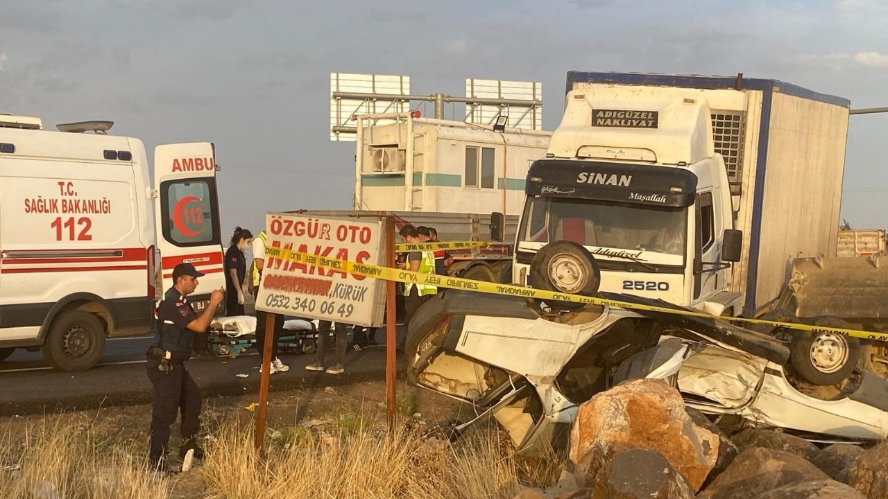 Diyarbakır’da kamyon otomobili biçti: 1 ölü 2 yaralı