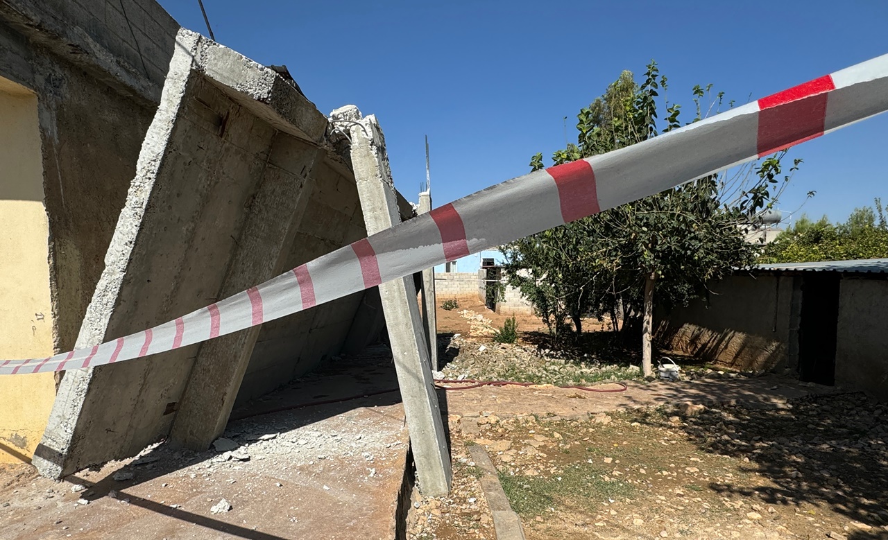 Malatya’daki depremde balkon çöktü: Hamile kadın yaralandı