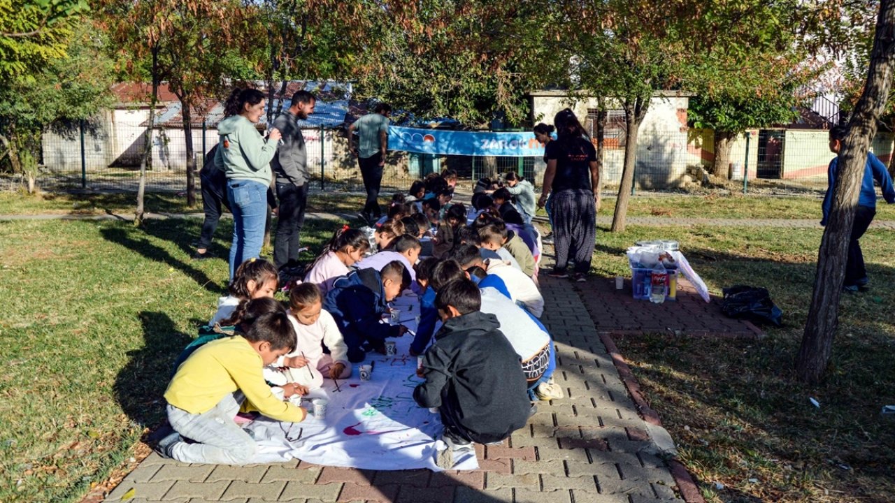 Diyarbakır’da çocuklar için sanat atölyesi düzenlendi