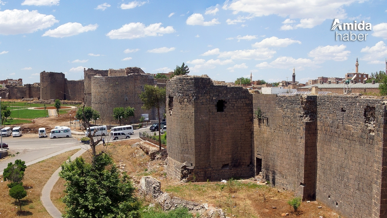 Diyarbakır Sur’larını kim yaptı!