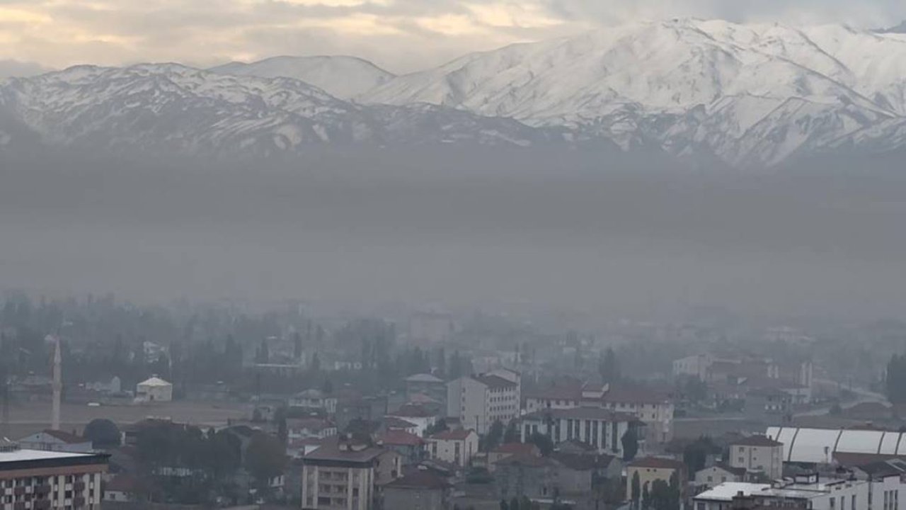 Hakkâri'de yoğun olan sis hayatı olumsuz etkiledi