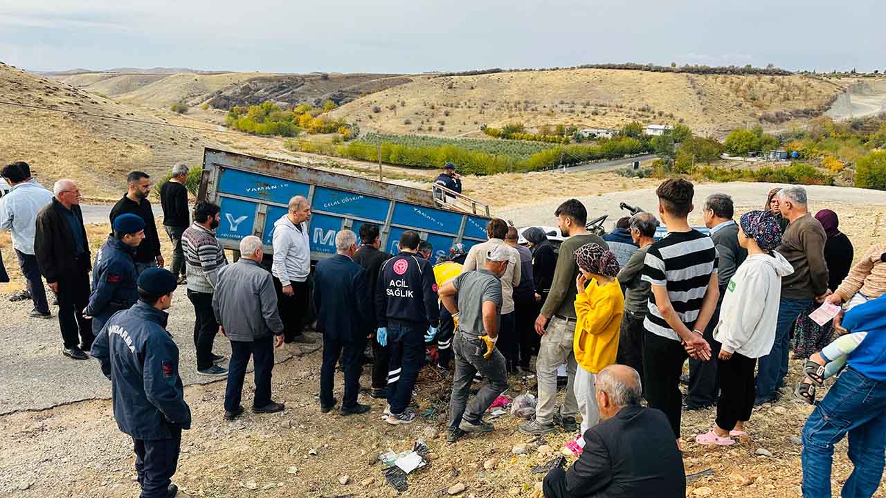 Adıyaman'da traktör devrildi: 6 yaralı