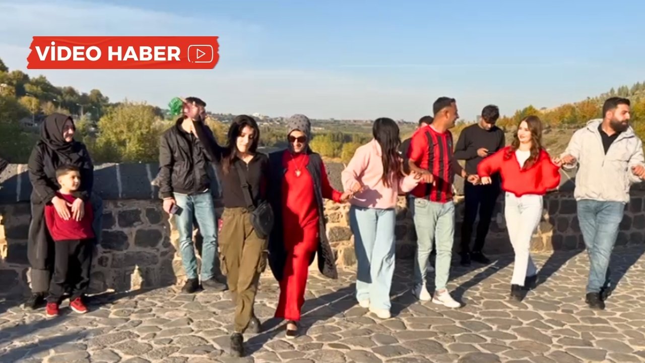 Diyarbakır'ın o tarihi mekanında davul sesini duyan halaya koştu!