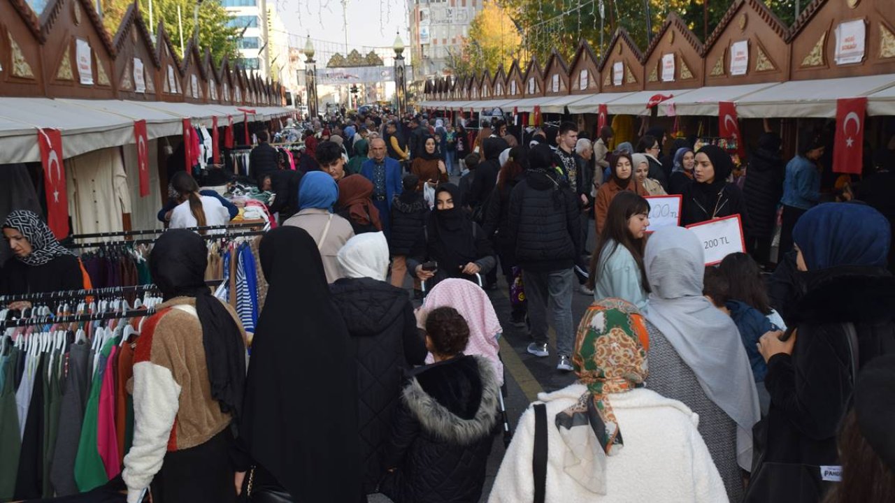 İlki düzenlenen fuara büyük ilgi