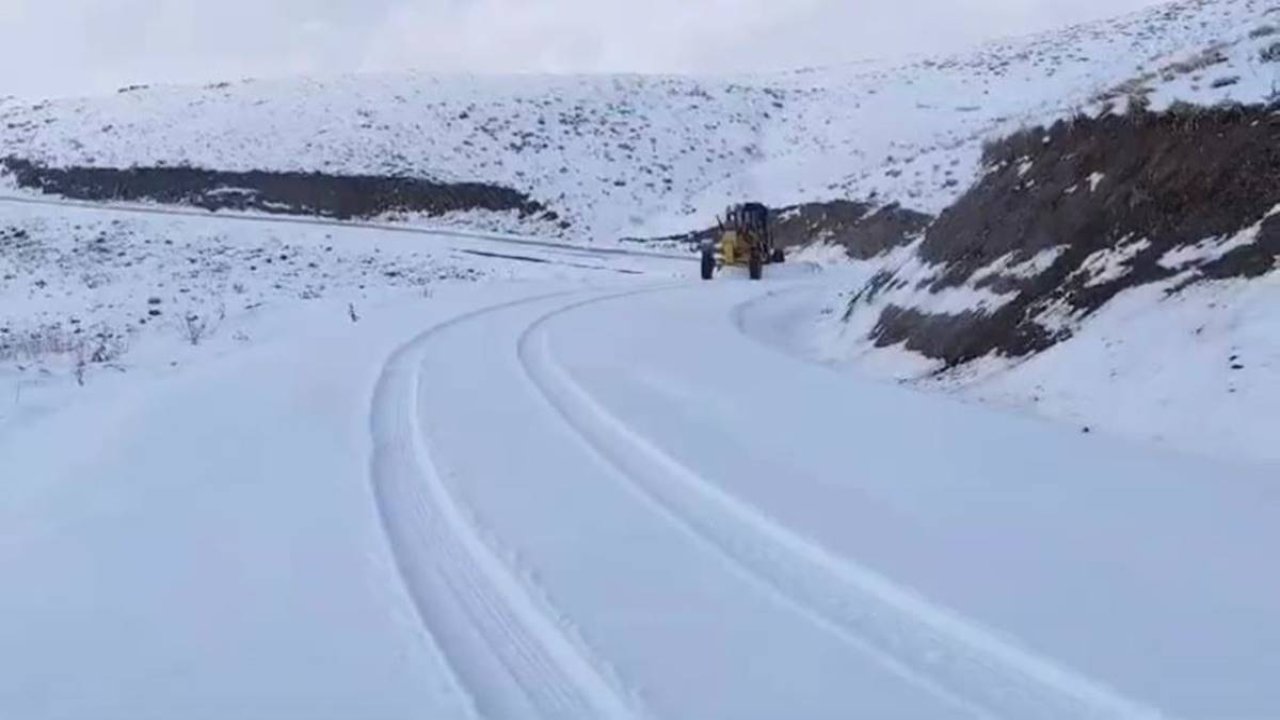 Şırnak’ta köy yolu ulaşıma kapandı