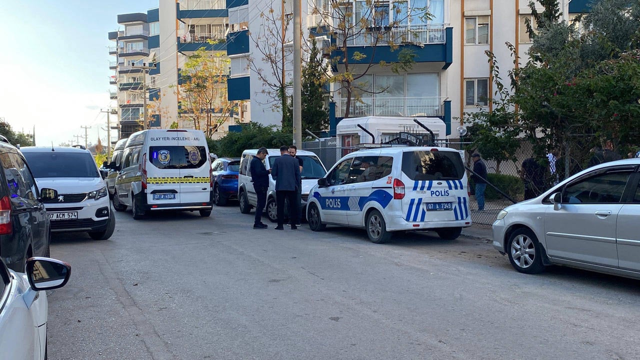 Antalya'da İranlı 3 kardeş yaşadıkları evde ölü bulundu