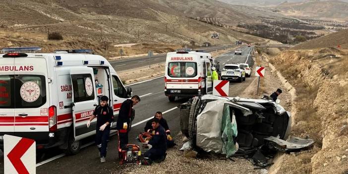 Malatya'da otomobil devrildi: 5 kişi yaralandı