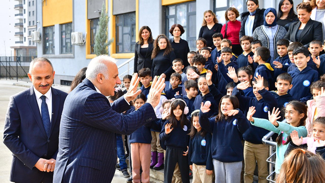 Diyarbakır Valisi öğrencilerle buluştu