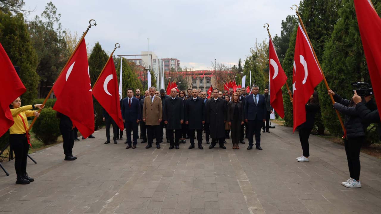 Diyarbakır’da '24 Kasım Öğretmenler Günü' töreni