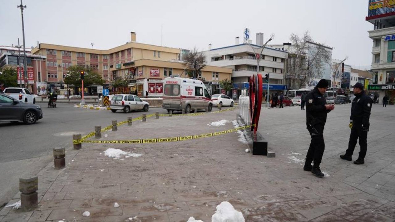 Erzincan yazısı tehlike saçtı: Elektirik akımına kapıldı