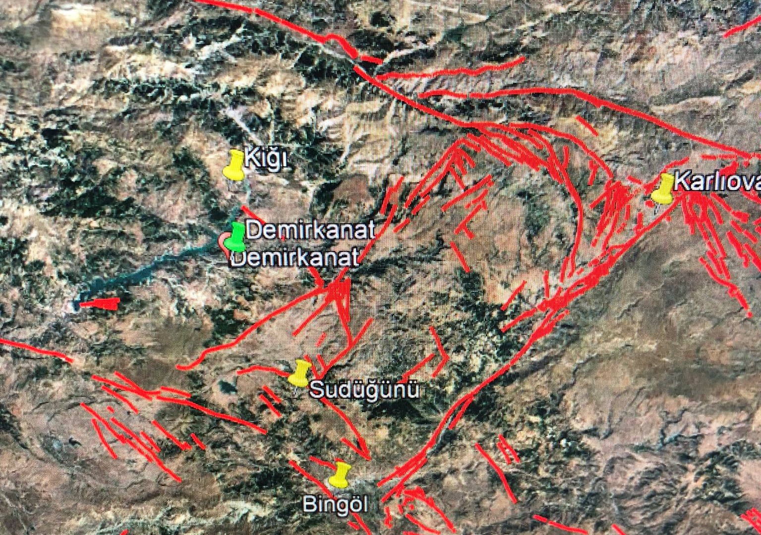 Naci Görür’den deprem açıklaması: Karlıova- Erzincan arasına dikkat