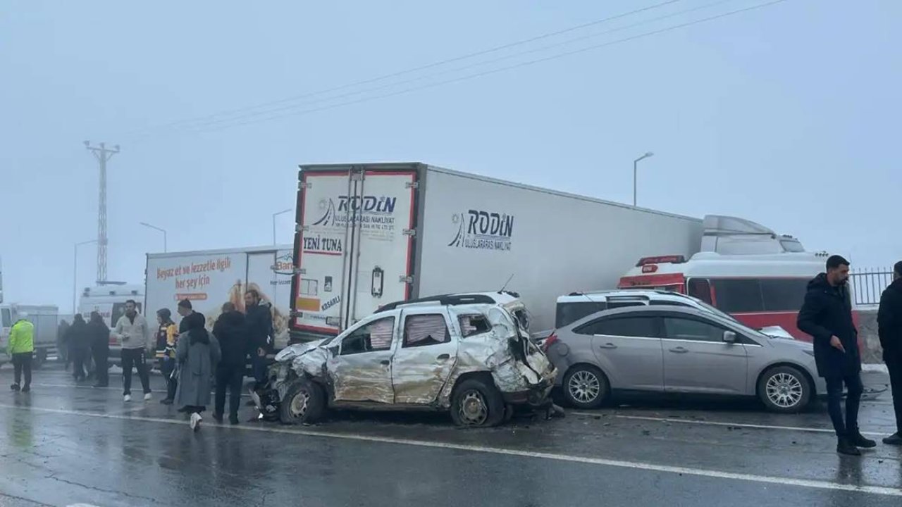 23 aracın karıştığı zincirleme trafik kazası: 31 yaralı