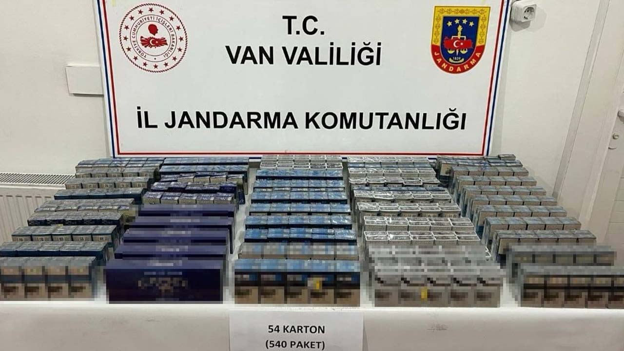 Van'da yüzlerce paket kaçak sigara ele geçirildi