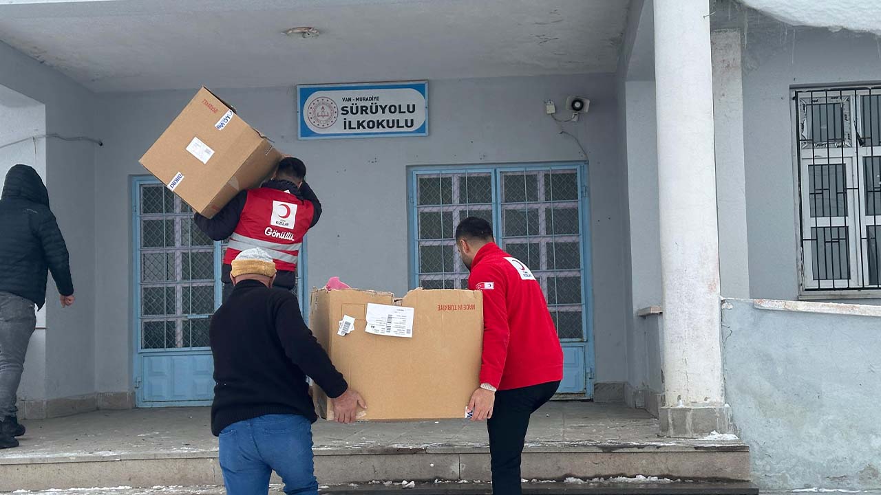 Van’da Kızılay yardımı